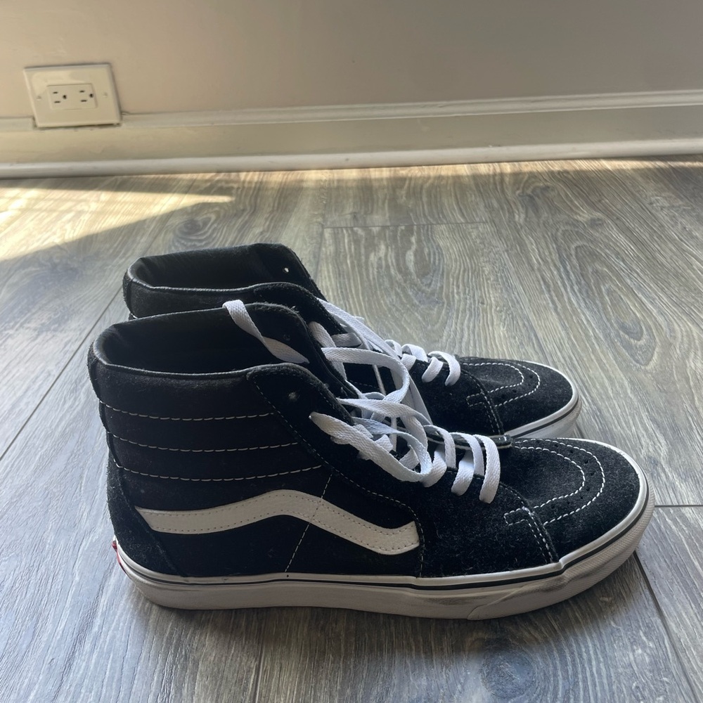 Vans Black and White Sneakers Classic Design